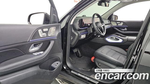 Mercedes-Benz GLE-Class 2025 — Photo 3/37