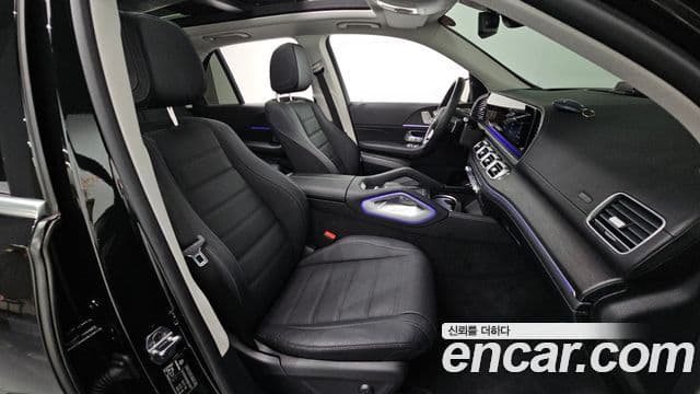 Mercedes-Benz GLE-Class 2025 — Photo 1/37