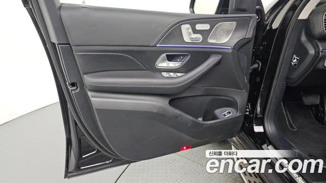 Mercedes-Benz GLE-Class 2025 — Photo 12/37