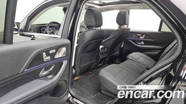 Mercedes-Benz GLE-Class 2025 — Photo 34/37