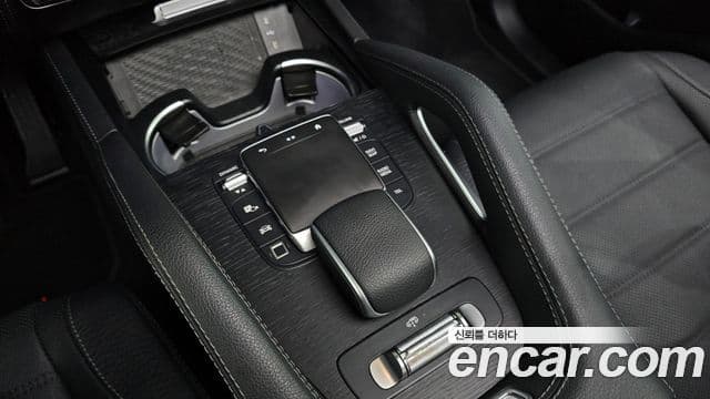 Mercedes-Benz GLE-Class 2025 — Photo 23/37