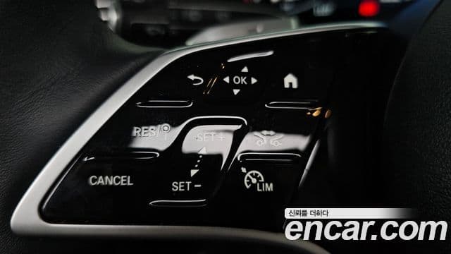 Mercedes-Benz GLE-Class 2025 — Photo 31/37