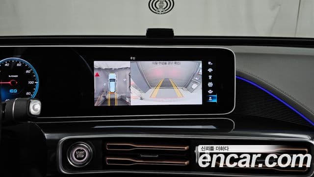Mercedes-Benz EQC 2020 — ფოტო 21/34
