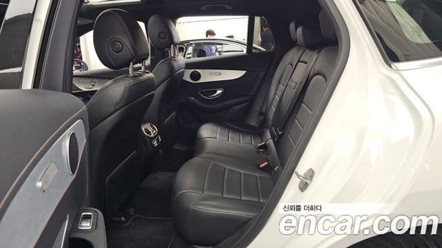Mercedes-Benz EQC 2020 — ფოტო 17/34