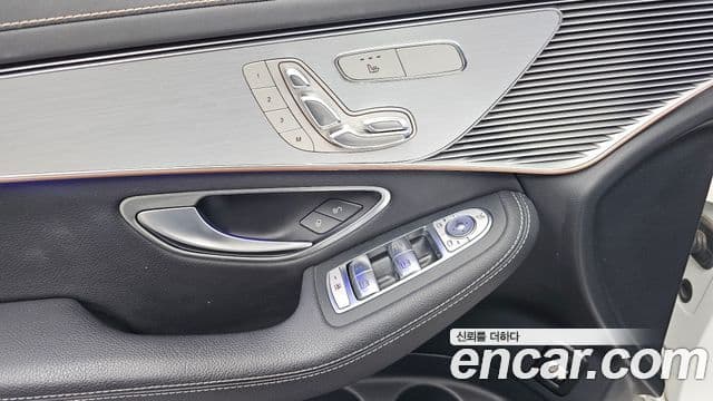 Mercedes-Benz EQC 2020 — ფოტო 12/34