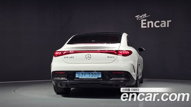 Mercedes-Benz EQE 2023 — ფოტო 24/34