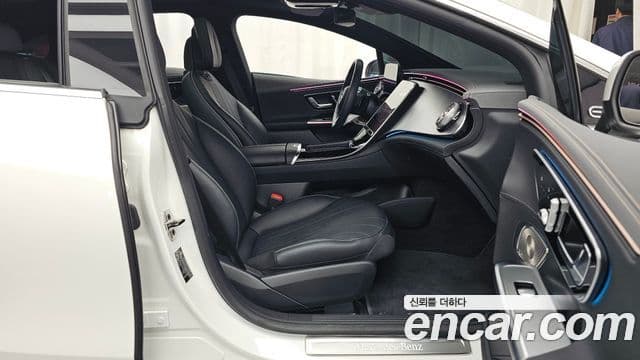 Mercedes-Benz EQE 2023 — ფოტო 27/34