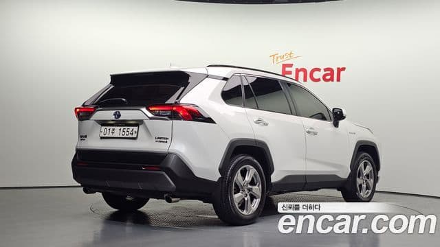 Toyota RAV4 2019 — Şəkil 13/20