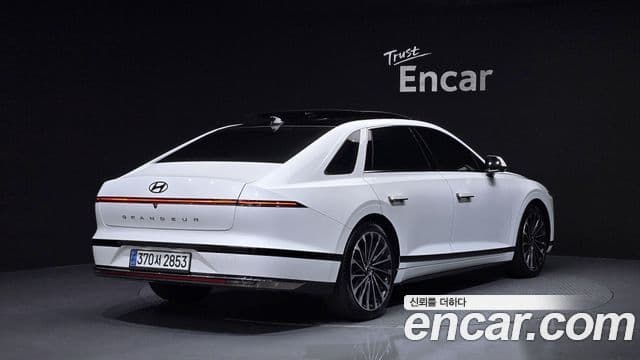 Hyundai Grandeur Hybrid 2023 — Photo 14/19