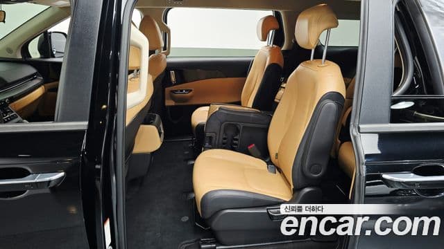 Kia Carnival 2023 — Фото 12/20