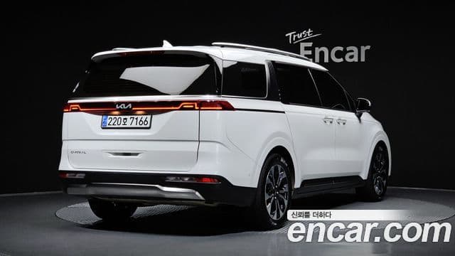 Kia Carnival 2023 — Фото 2/20