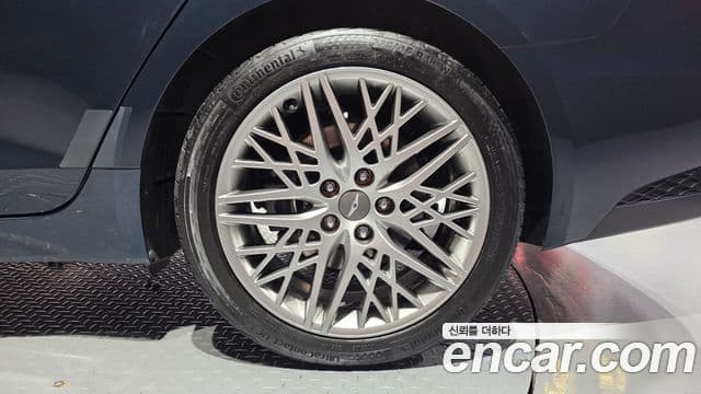 Genesis G70 2021 — Şəkil 25/30