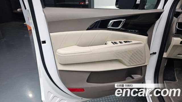 Kia Carnival 2024 — Photo 25/30