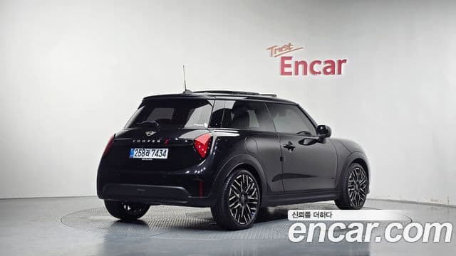 Mini Cooper S 2025 — Фото 2/20