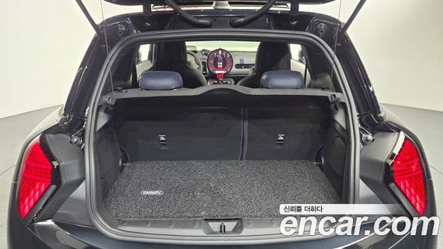 Mini Cooper S 2025 — Фото 15/20
