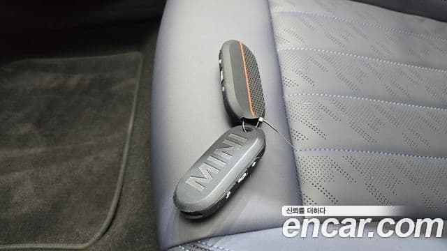 Mini Cooper S 2025 — Фото 16/20
