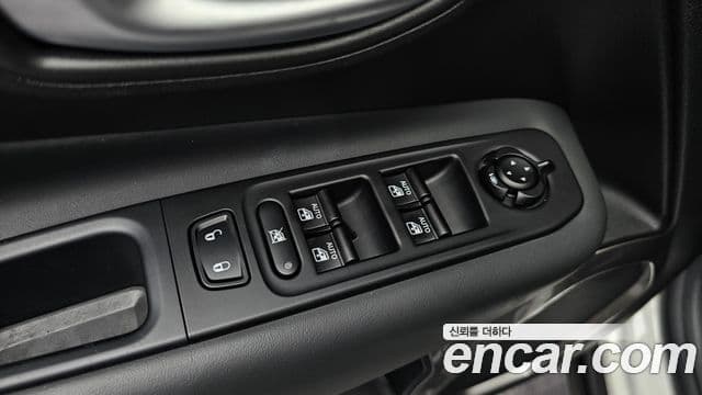 Jeep Renegade 2021 — ფოტო 24/30
