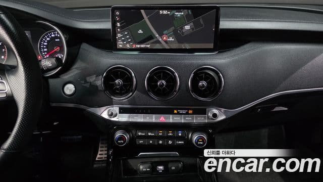 Kia Stinger 2021 — Фото 13/20