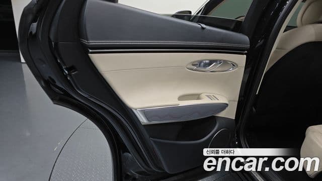 Genesis GV70 2023 — Photo 2/31