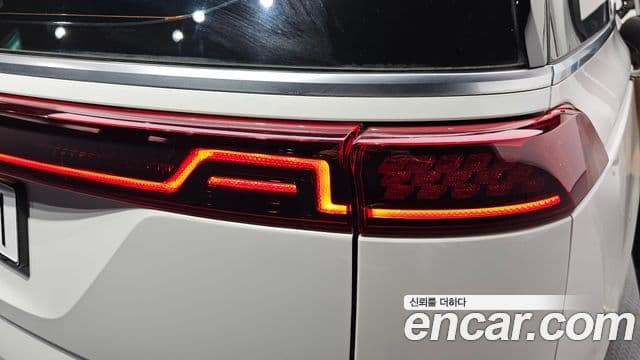 Kia Carnival 2020 — ფოტო 29/35