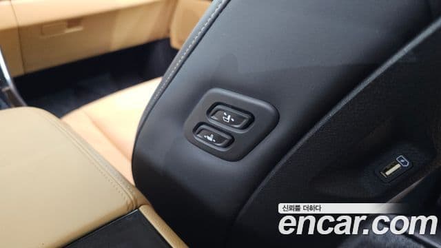 Kia Carnival 2020 — ფოტო 23/35