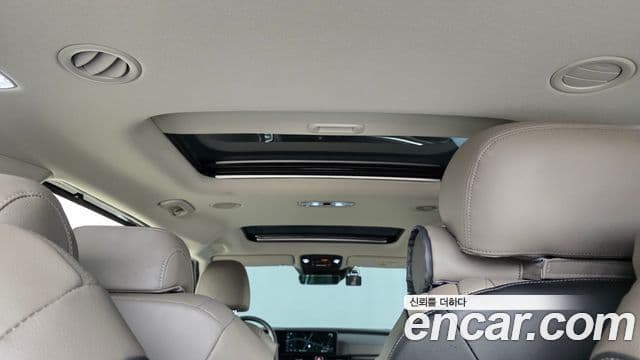 Kia Carnival 2024 — Фото 16/20