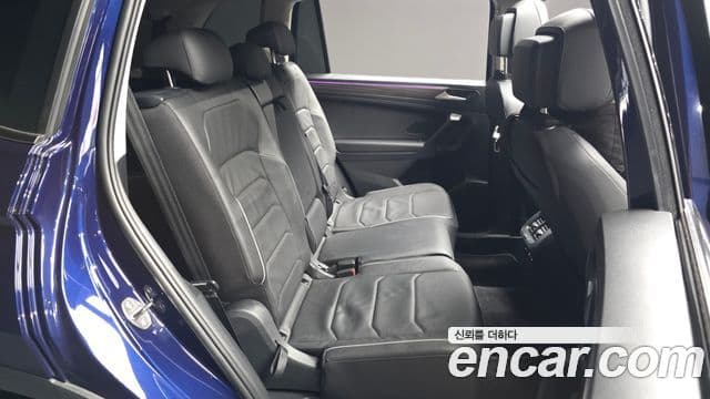Volkswagen Tiguan Allspace 2023 — Фото 11/20
