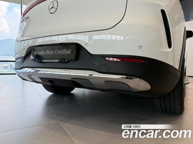 Mercedes-Benz EQE SUV 2024 — ფოტო 17/20