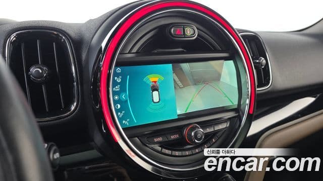 Mini Cooper D Countryman 2018 — Фото 15/20