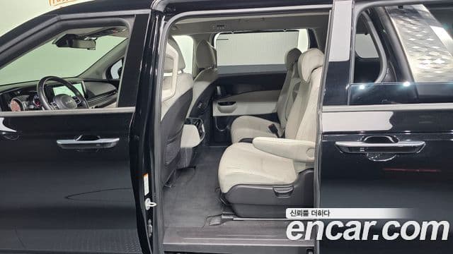 Kia Carnival 2023 — Фото 11/20