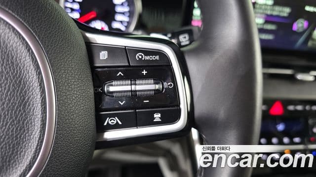 Kia Carnival 2023 — Фото 18/20