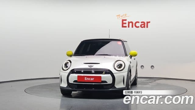 Mini Cooper Electric 2023 — ფოტო 2/31