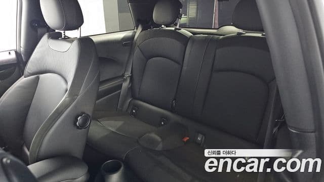 Mini Cooper Electric 2023 — ფოტო 18/31