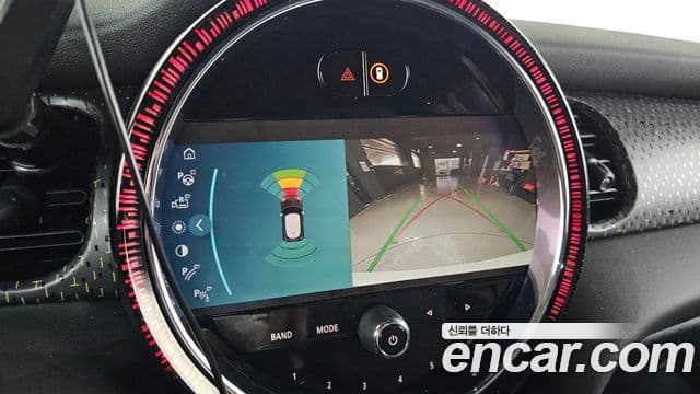 Mini Cooper Electric 2023 — ფოტო 19/31