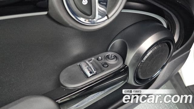 Mini Cooper Electric 2023 — ფოტო 10/31