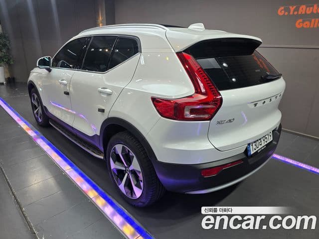 Volvo XC40 2024 — Фото 1/20