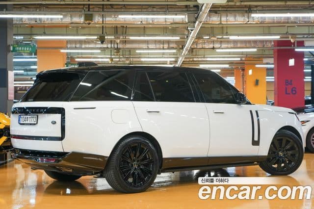 Land Rover Range Rover 2023 — Photo 7/20