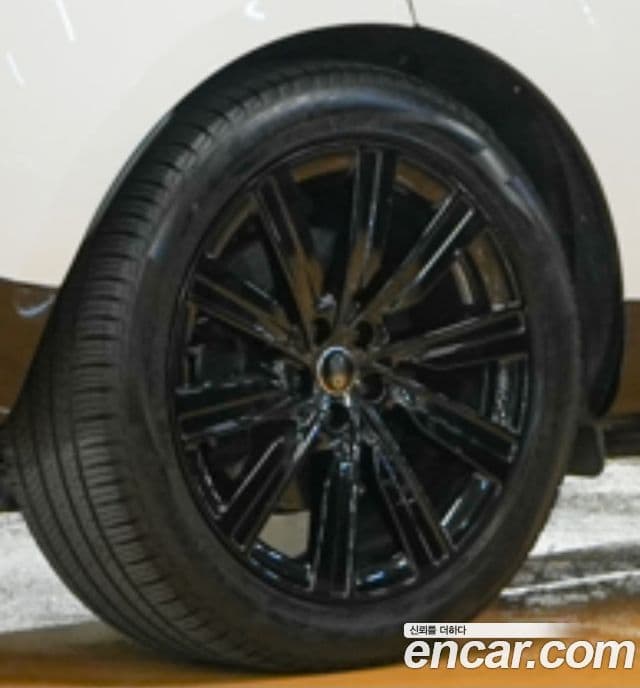 Land Rover Range Rover 2023 — Photo 13/20