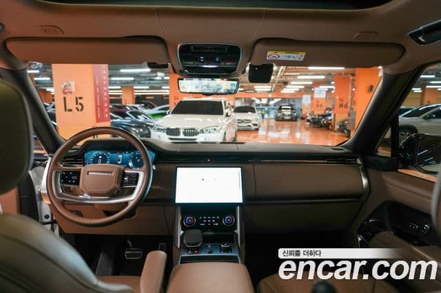 Land Rover Range Rover 2023 — Photo 4/20