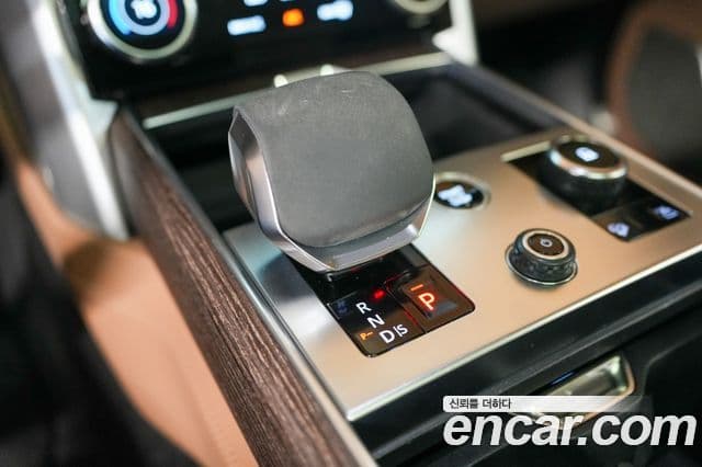 Land Rover Range Rover 2023 — Photo 12/20