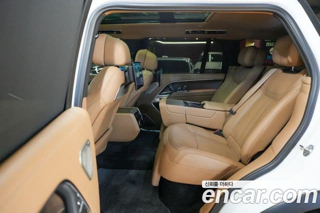 Land Rover Range Rover 2023 — Photo 9/20