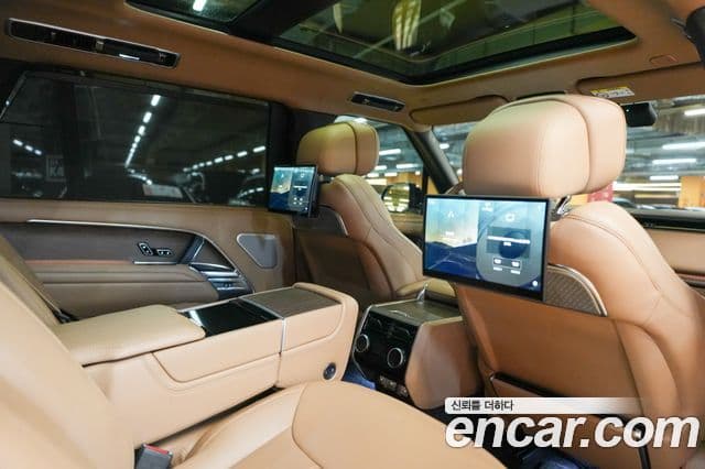 Land Rover Range Rover 2023 — Photo 16/20