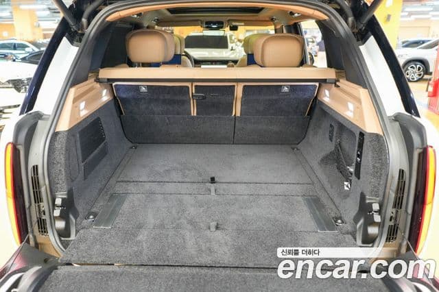 Land Rover Range Rover 2023 — Photo 19/20