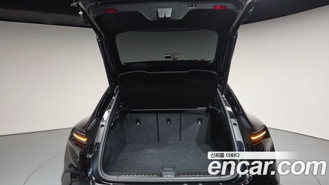 Porsche Macan EV 2025 — Photo 30/40