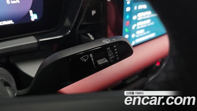 Porsche Macan EV 2025 — Photo 4/40