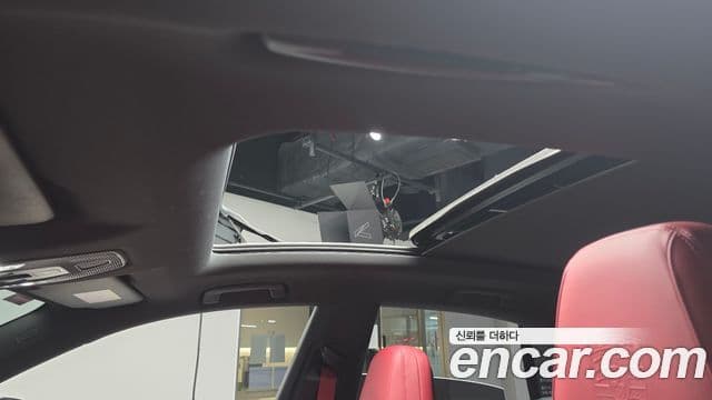 Porsche Macan EV 2025 — Photo 22/40