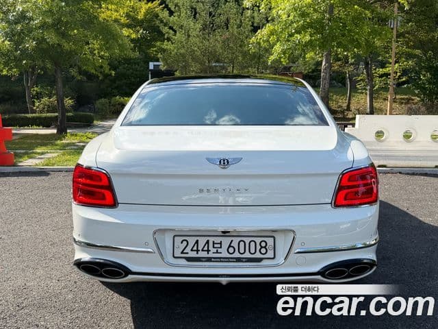 Bentley Flying Spur 2023 — ფოტო 9/20