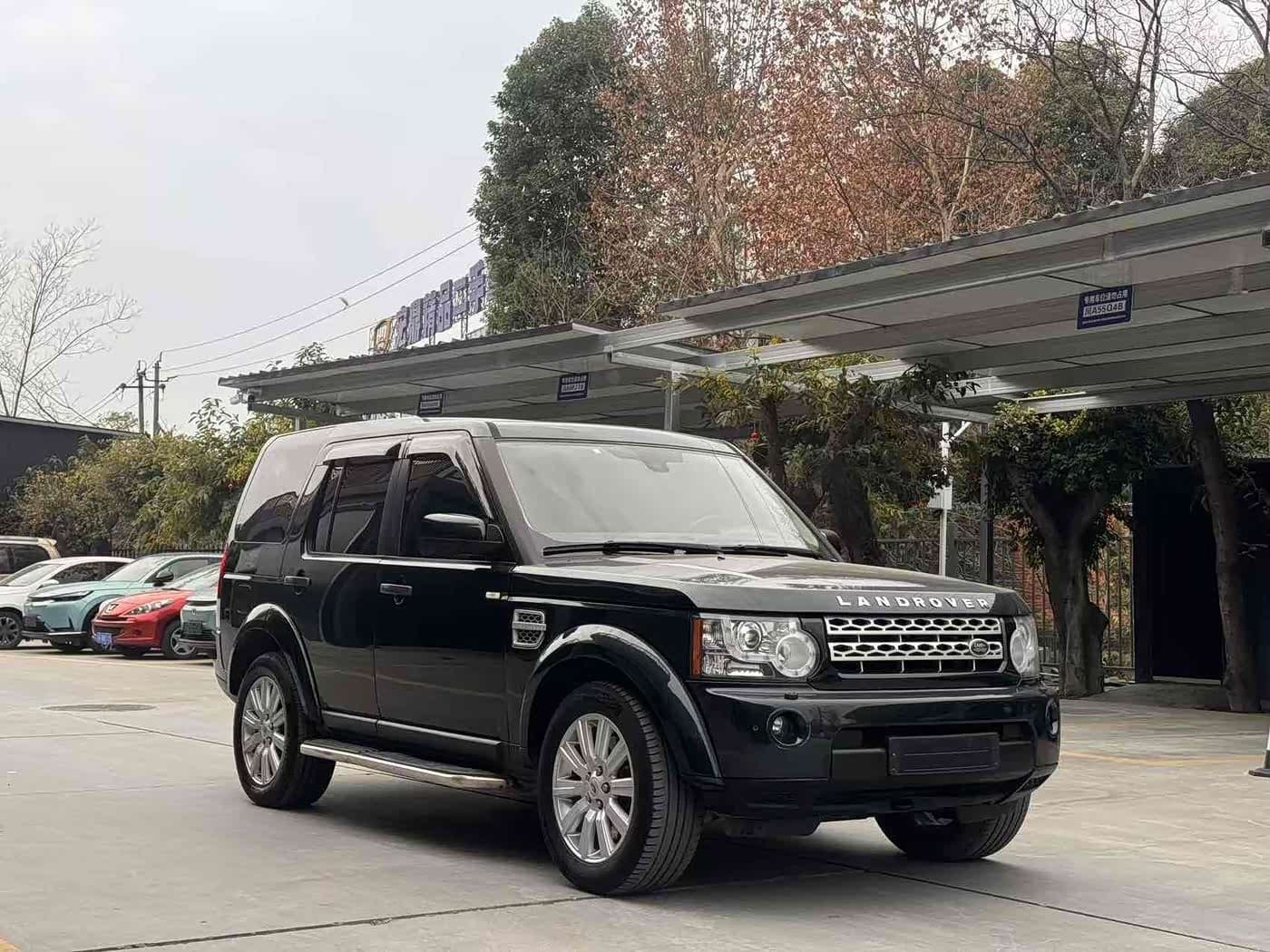 Land Rover Discovery 2012 — Фото 2/11
