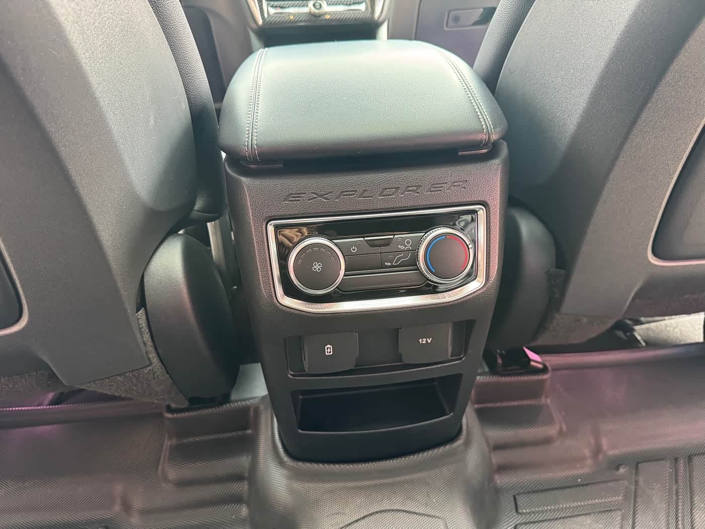 Ford Explorer 2020 — Фото 14/20