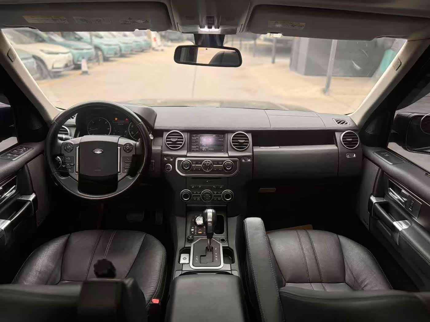 Land Rover Discovery 2012 — Фото 8/11